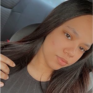 Meet your Posher, Estefania